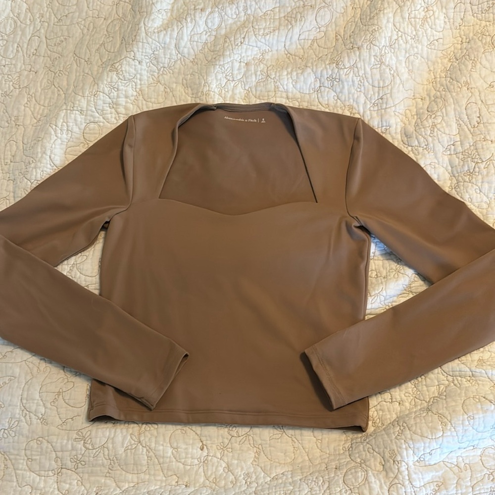 Abercrombie & Fitch Sweetheart crop top